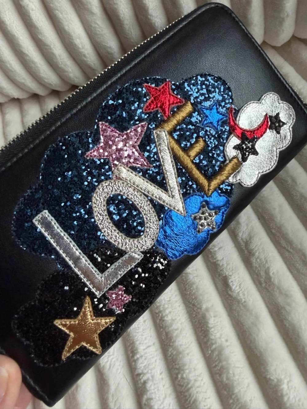 Saint Laurent Black Sequin 'LOVE' Zip Wallet - Picture 3 of 6